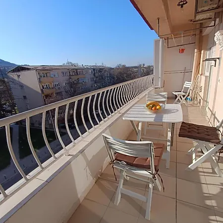 With Beautiful View ! Apartment *